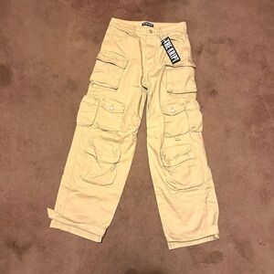 The Kript Women’s Beige Cargo Pants Size L New w/ Tags